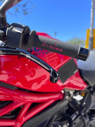 DUCATI Monster 821