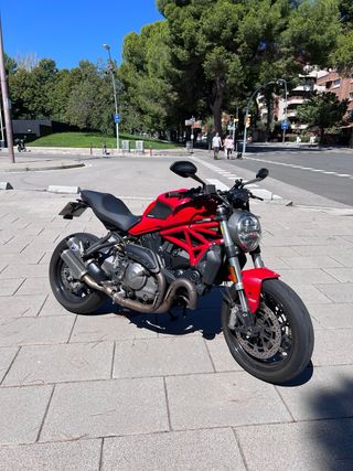 DUCATI Monster 821