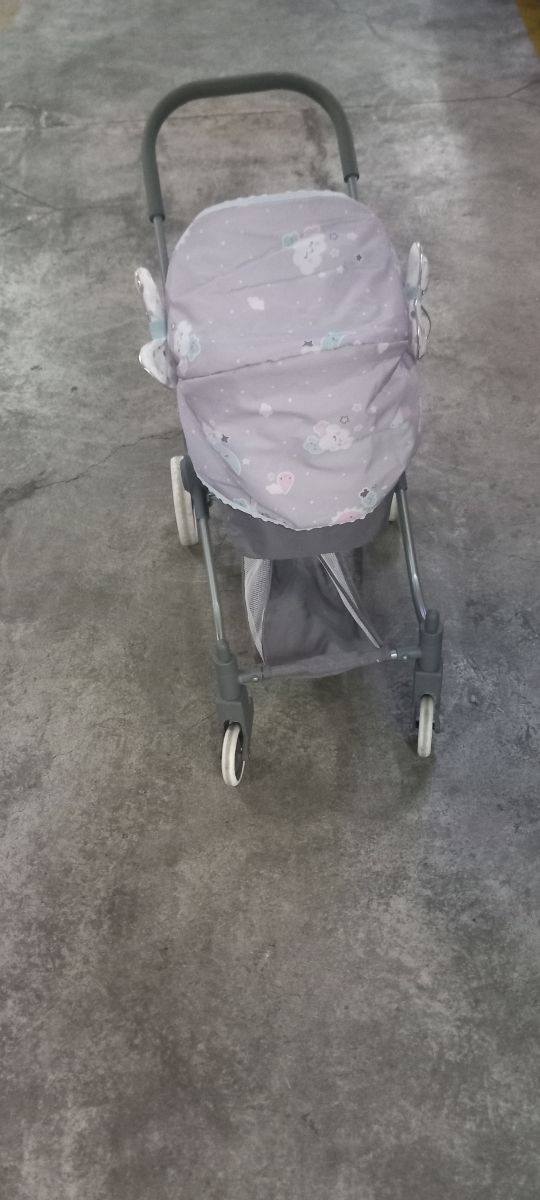 Carrito bebe juguete.
