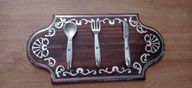 Colgador cubiertos cocina madera