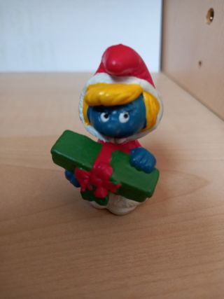 Pitufina de Navidad con regalo