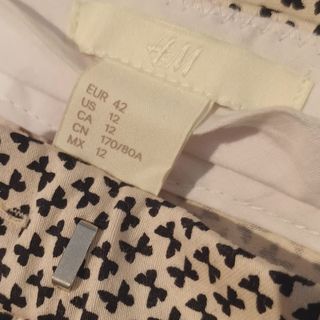 Pantalón "chinos" H&M Mariposas