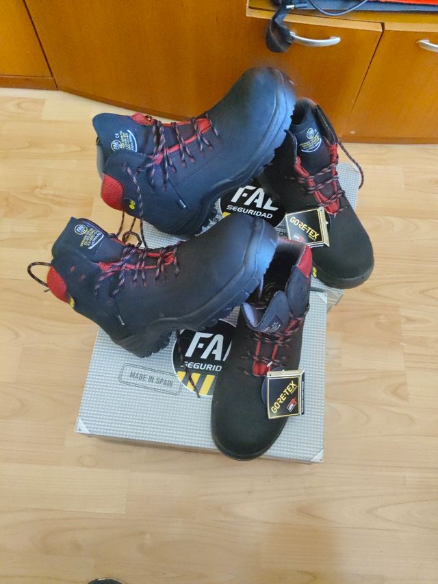 BOTAS DE SEGURIDAD GORETEX N41