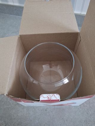 Vendo pecera de cristal con la caja