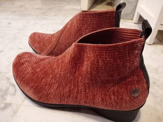 Botines terciopelo cuña ligera núm.38 Barnie Mev