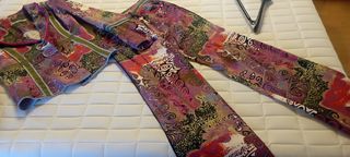 Traje estampado