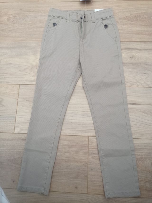 Pantalón beige niño