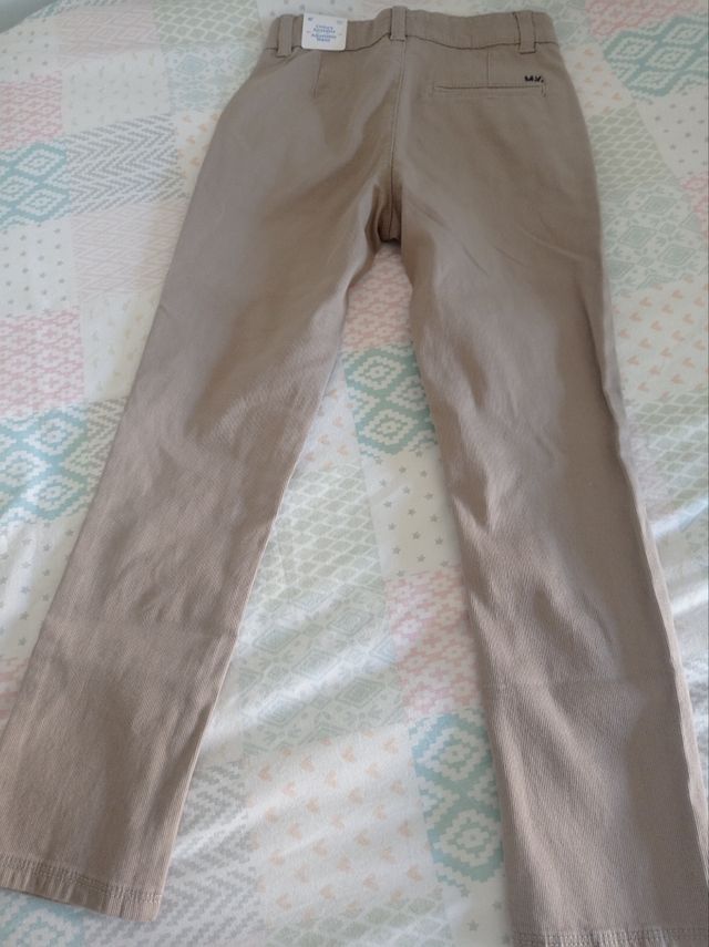Pantalón beige niño