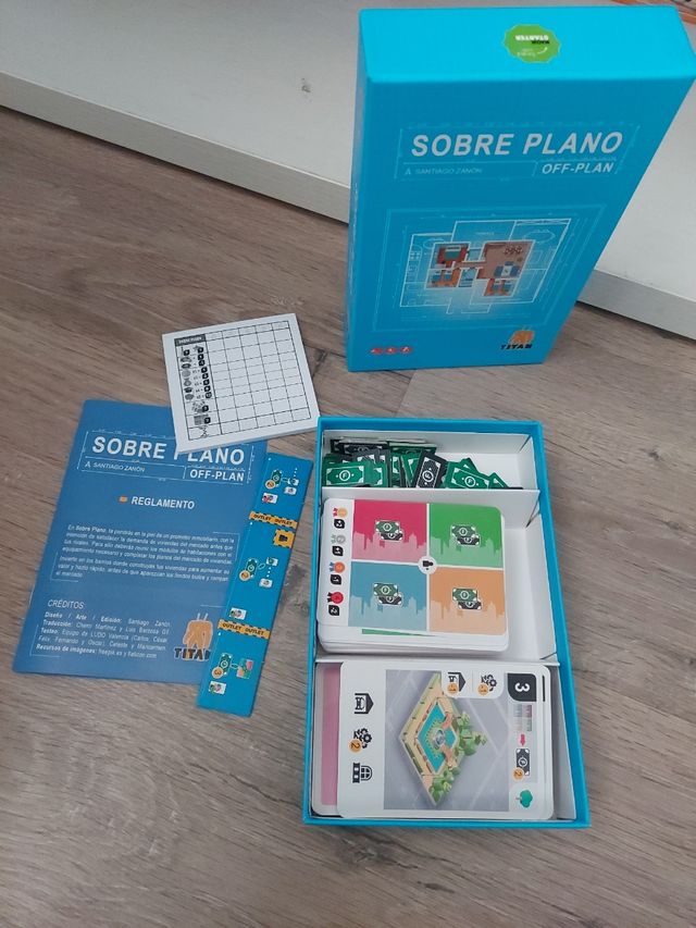 juego mesa/cartas sobre plano 