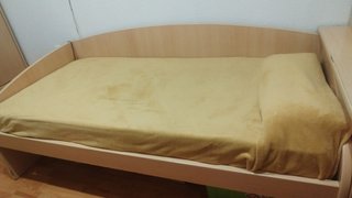 Dormitorio infantil color madera