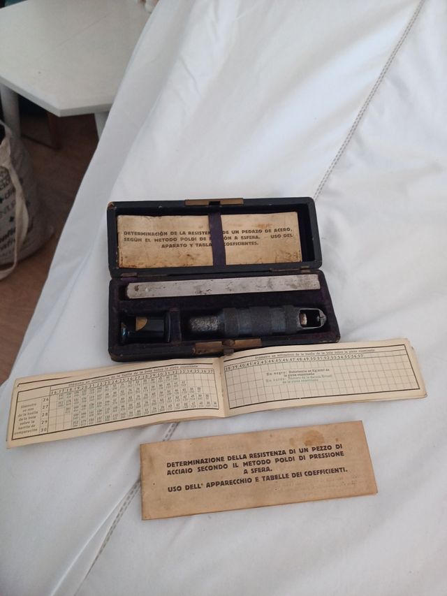 Coleccionismo militar.Martillo medidor de dureza B