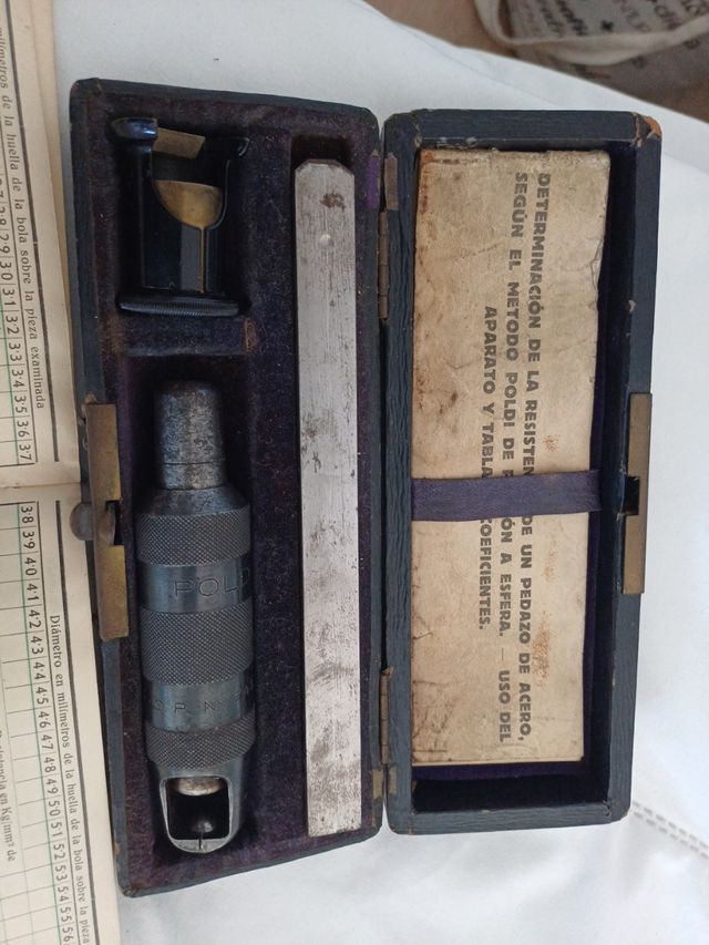 Coleccionismo militar.Martillo medidor de dureza B