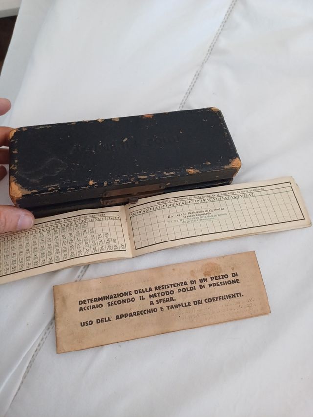 Coleccionismo militar.Martillo medidor de dureza B