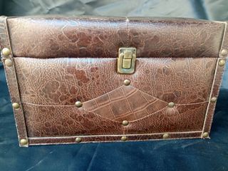 Cofre baúl antiguo Piel con asas laterales