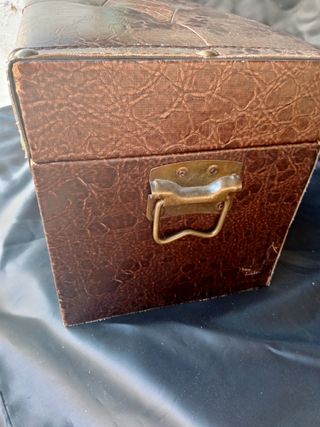 Cofre baúl antiguo Piel con asas laterales