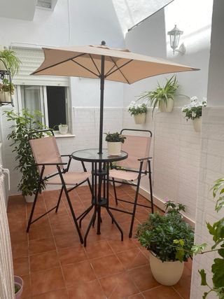 Conjunto mesa,sillas mas sombriila