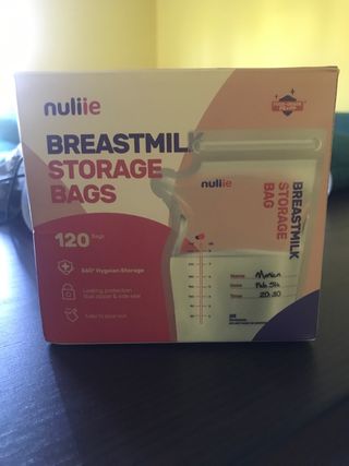 Sacaleches medela y bolsas de almacenamiento