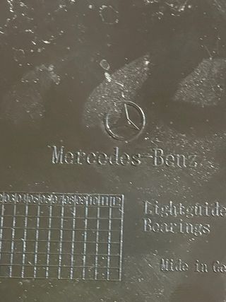 Insignia mercedes benz