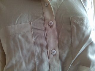 Camisa Adidas Neo beis, corte bonito, Talla 44/46