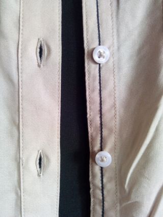 Camisa Adidas Neo beis, corte bonito, Talla 44/46