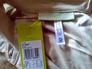 Camisa Adidas Neo beis, corte bonito, Talla 44/46