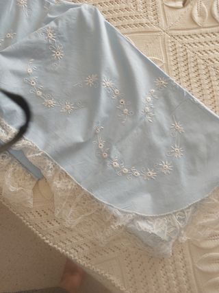 Sabana antigua bordada