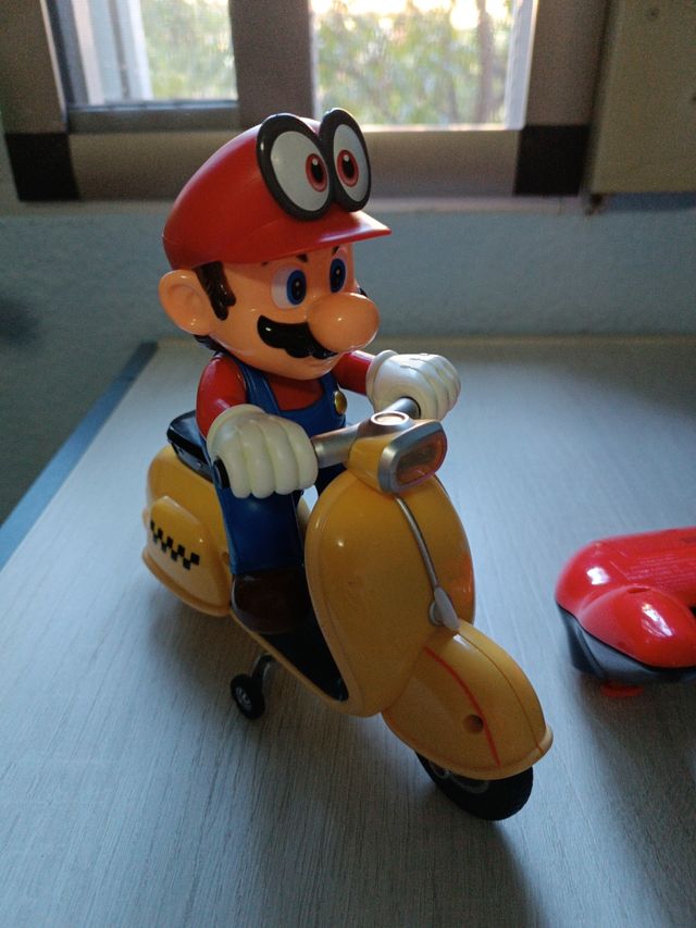 Scooter súper Mario teledirigida