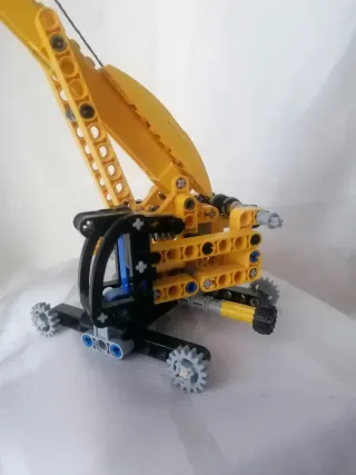 Lego Gru Technic argano e braccio mobile a cingoli