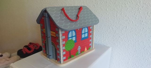 Juego casita madera bomberos