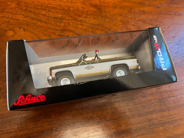 Tiburón Chevrolet Blazer Amity Police 1:43