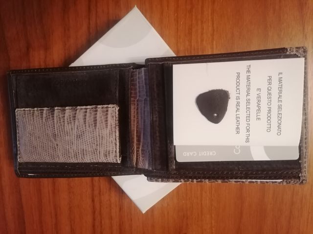 Portafoglio in pelle marrone 