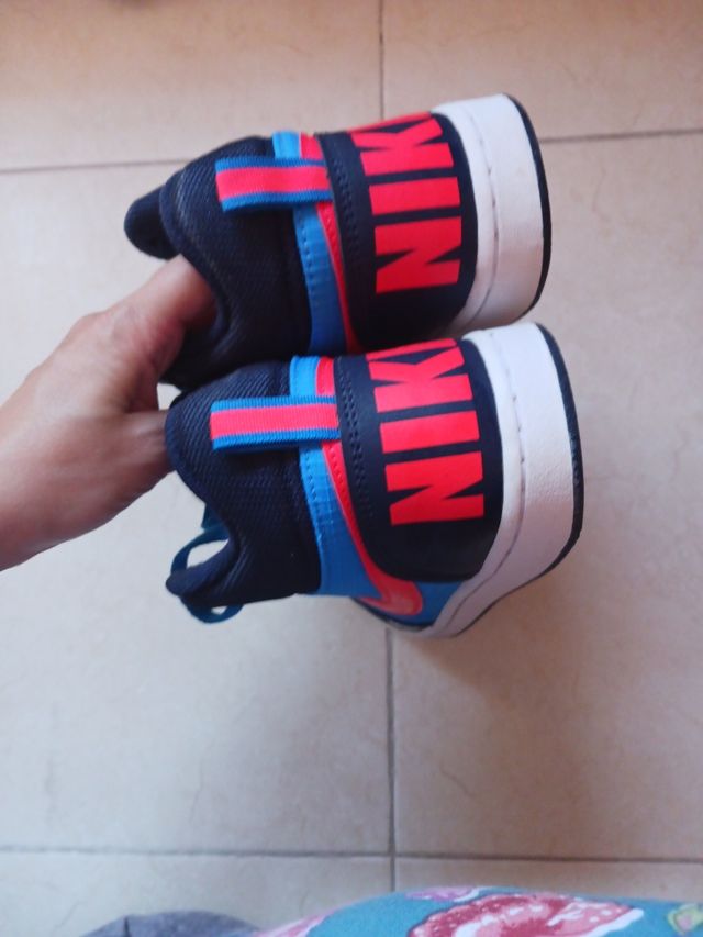 VENDO BAMBAS NIKE AZUL NIÑO/A, MUJER...