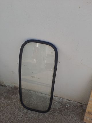 SEAT 600 luna trasera