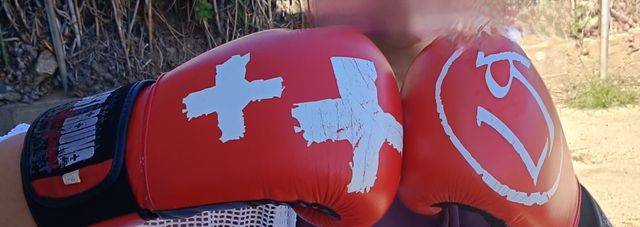 Boxing 🥊 🥊 (Muay Thai) Capacete e luvas 