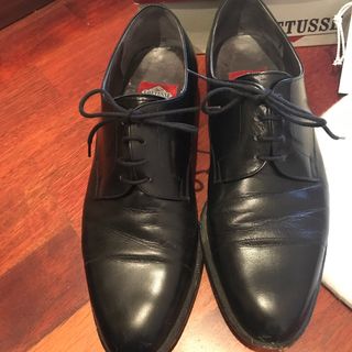 Zapatos negros de piel con cordones