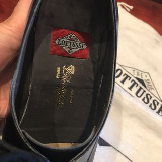 Zapatos negros de piel con cordones