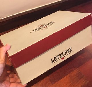 Zapatos negros de piel con cordones