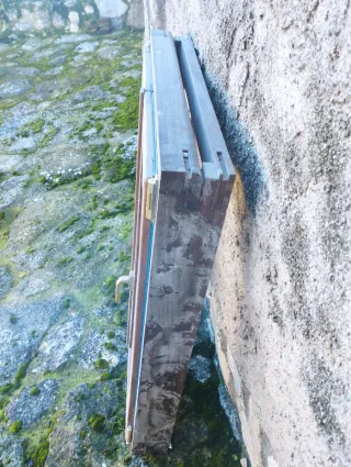 Ventana de madera 100€ tres unidades