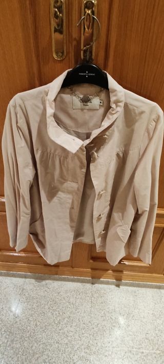 Gabardina corta mujer