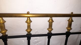 Cama matrimonio hierro y bronce 