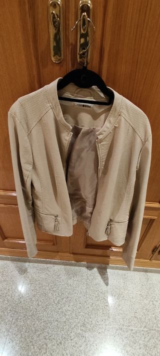 Cazadora mujer polipiel