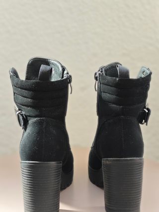Botines negros de ante 