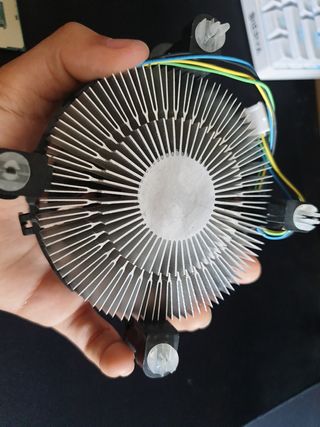 Pentium g5420 y disipador de serie