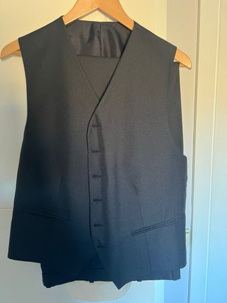 Traje de caballero con chaleco