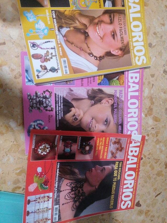 Lote de  3 revistas "Crea con abalorios"