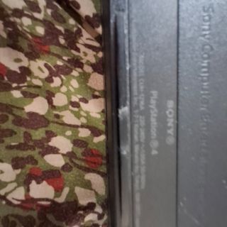 Pack PS4 + 3 mandos + 5 juegos