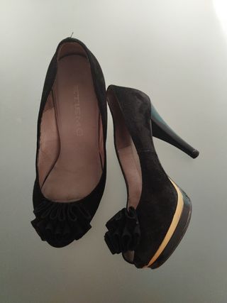 Zapatos de tacón negros