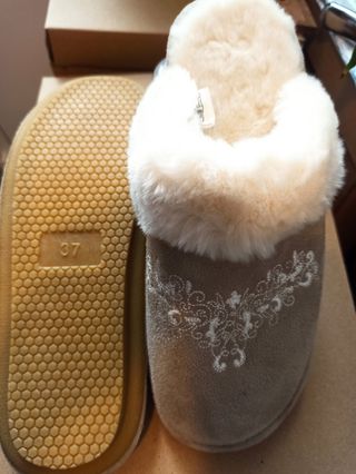 Zapatillas para casa bordadas