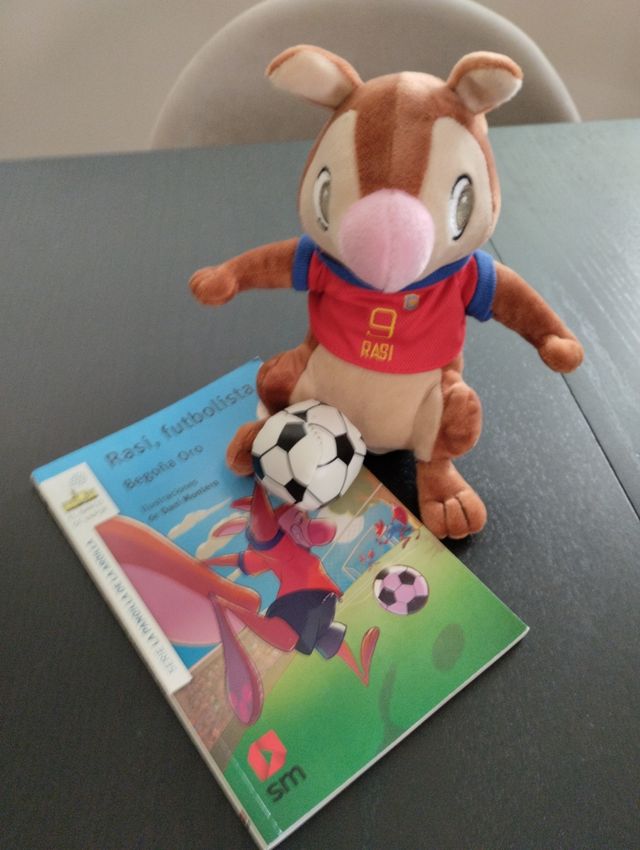 RASI Futbolista libro + peluche