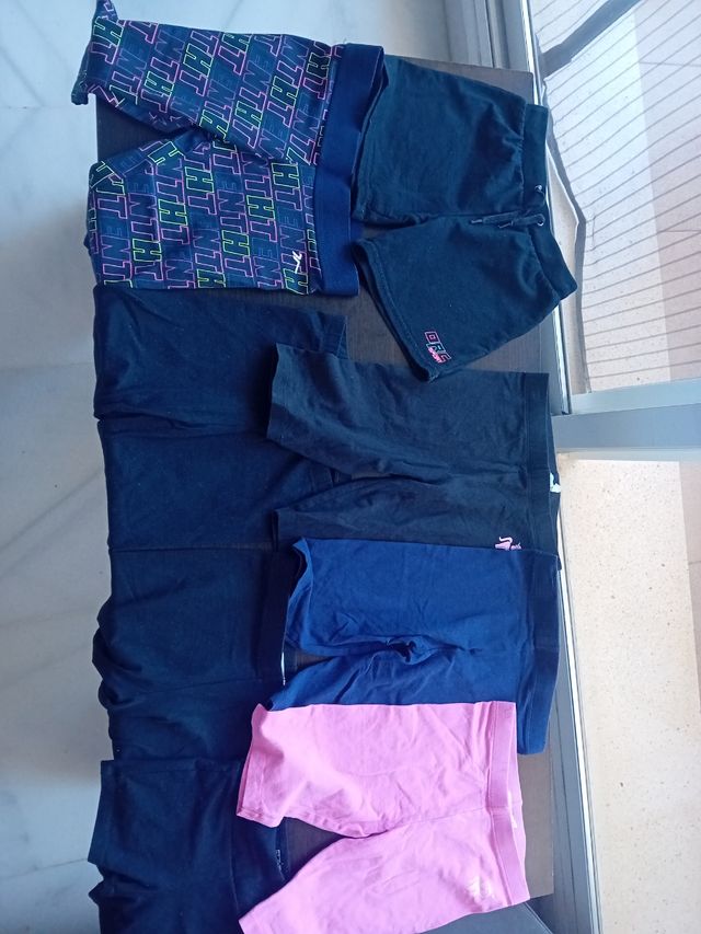 Lote de leggins y pantalones cortos